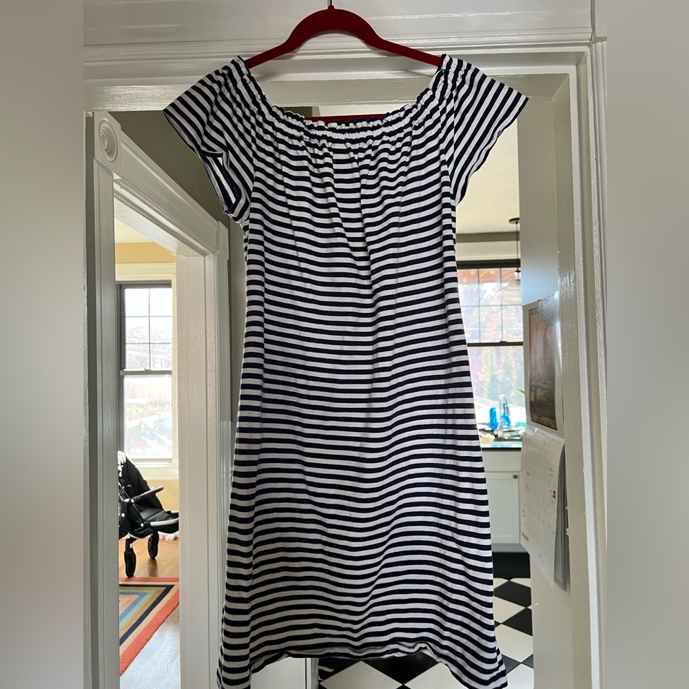 EUC Vineyard Vines striped sundress Small